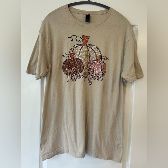 NWOT Gildan Thankful Pumpkin Faux Glitter Shirt - Picture 2 of 5
